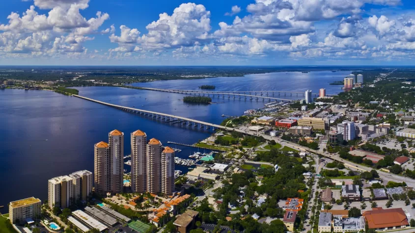 Picture of the City of Fort Myers including the downtown buildings on the Caloosahatchee River 